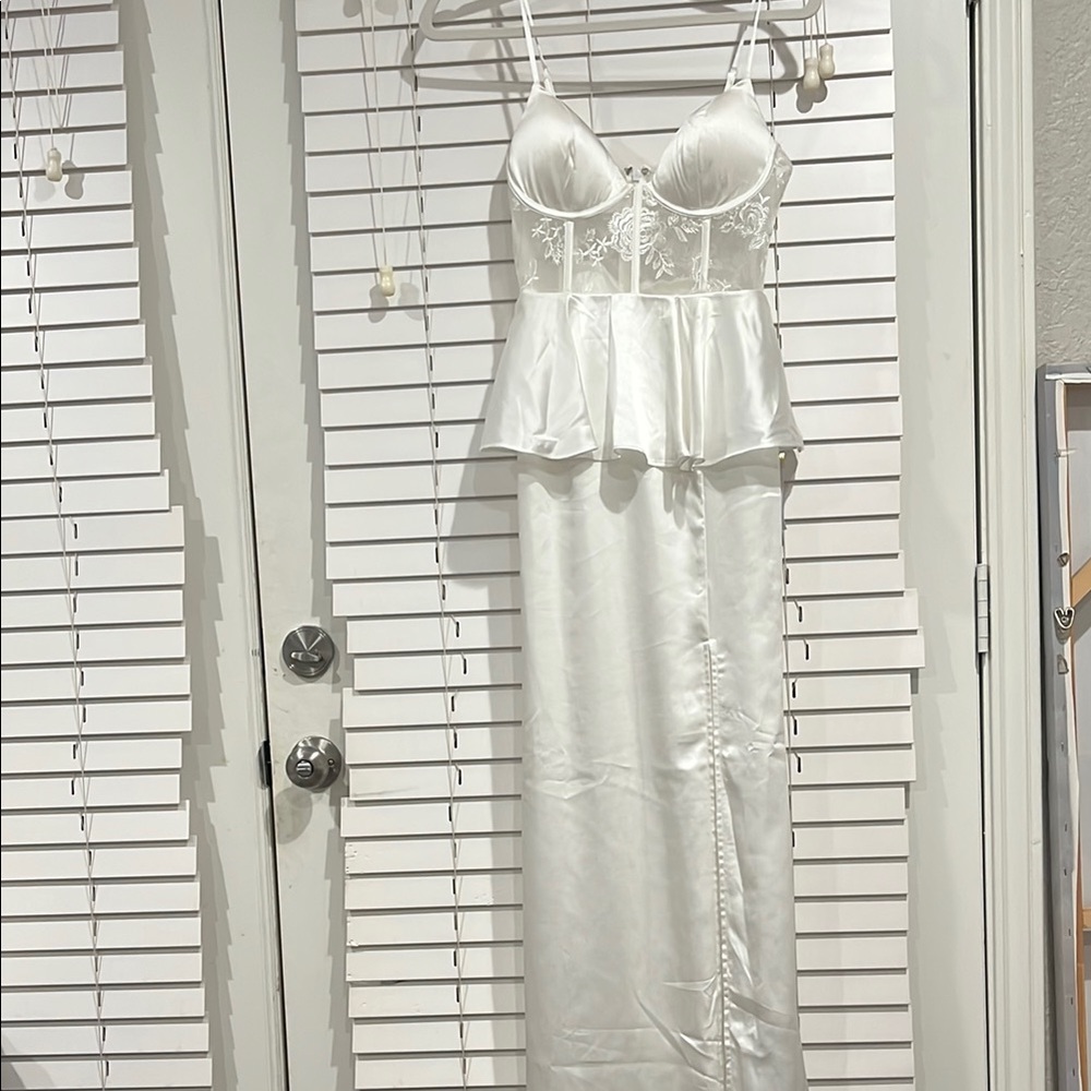 Elegant White Lace and Sateen Maxi Dress